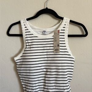 Uniqlo Black and White Fitted Sleeveless Tank Top